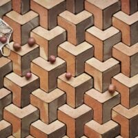 Suelo de barro cocido con un formato espectacular que genera la sensación visual de relieve gracias a sus baldosas originales