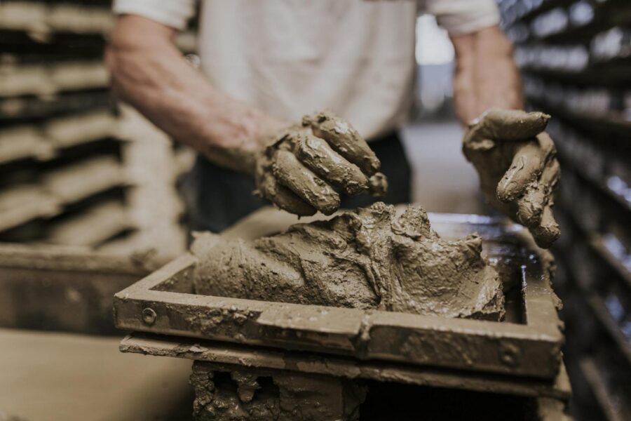 El barro cocido es uno de los materiales sostenibles con menos impacto medioambiental