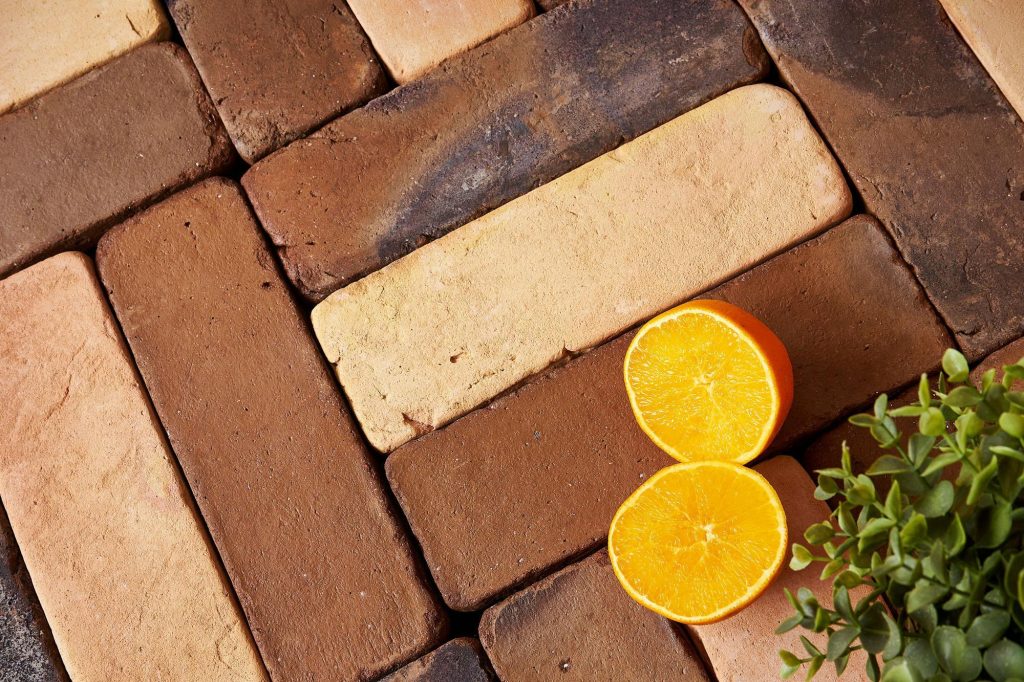 Baldosas blancas de barro para un ático de los 70 - Todobarro