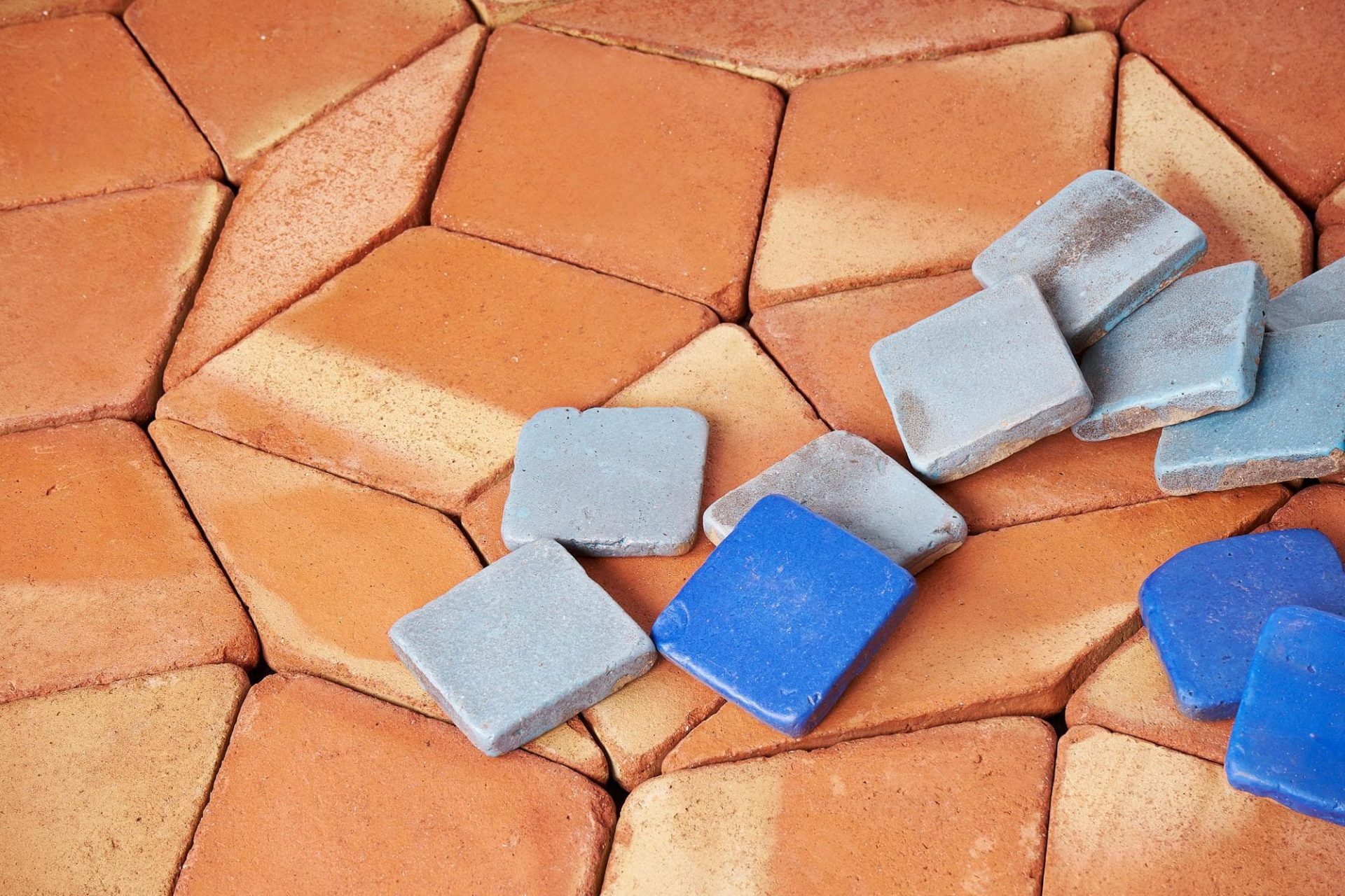 Picture featuring glazed tiles to illustrate our page about terracotta tiles prices