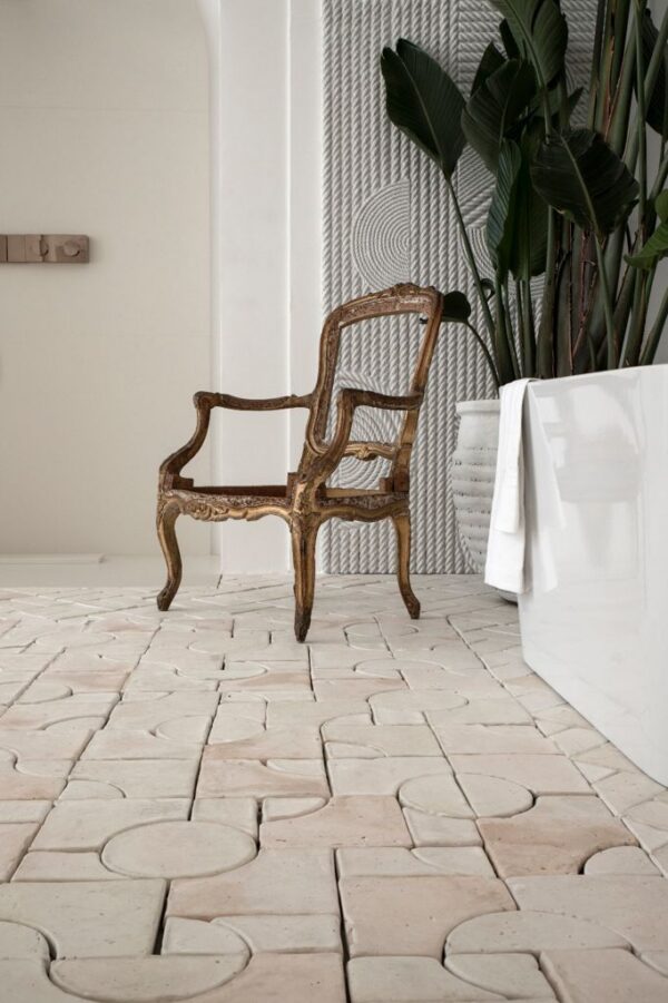 Baldosas blancas de barro