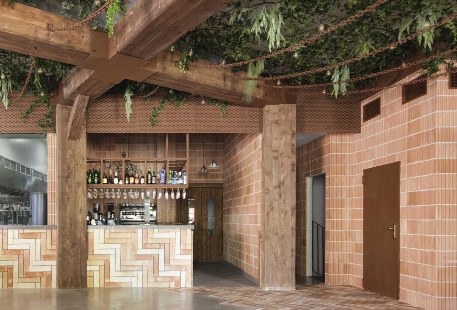 Baldosas de barro y azulejos destonificados