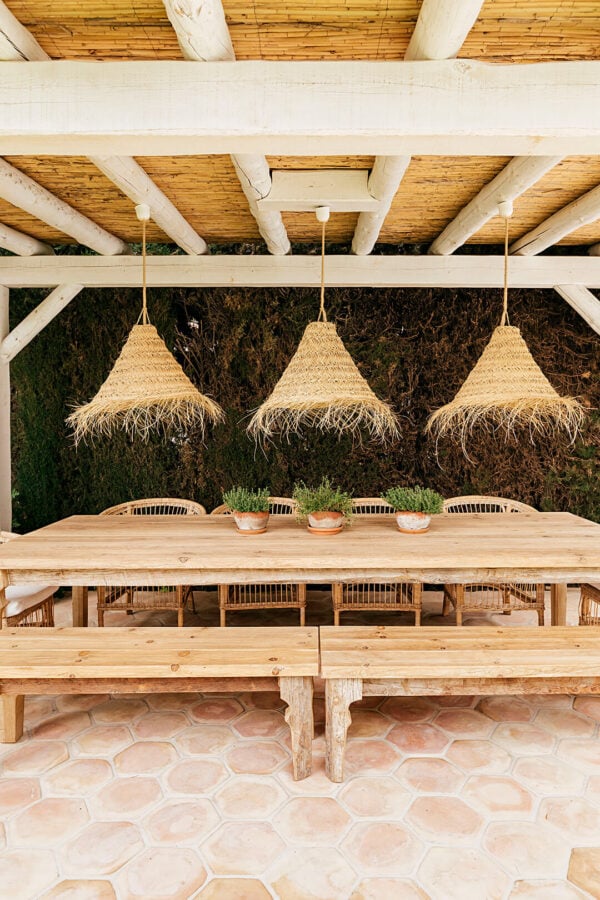 Vista de la terraza con suelo de barro