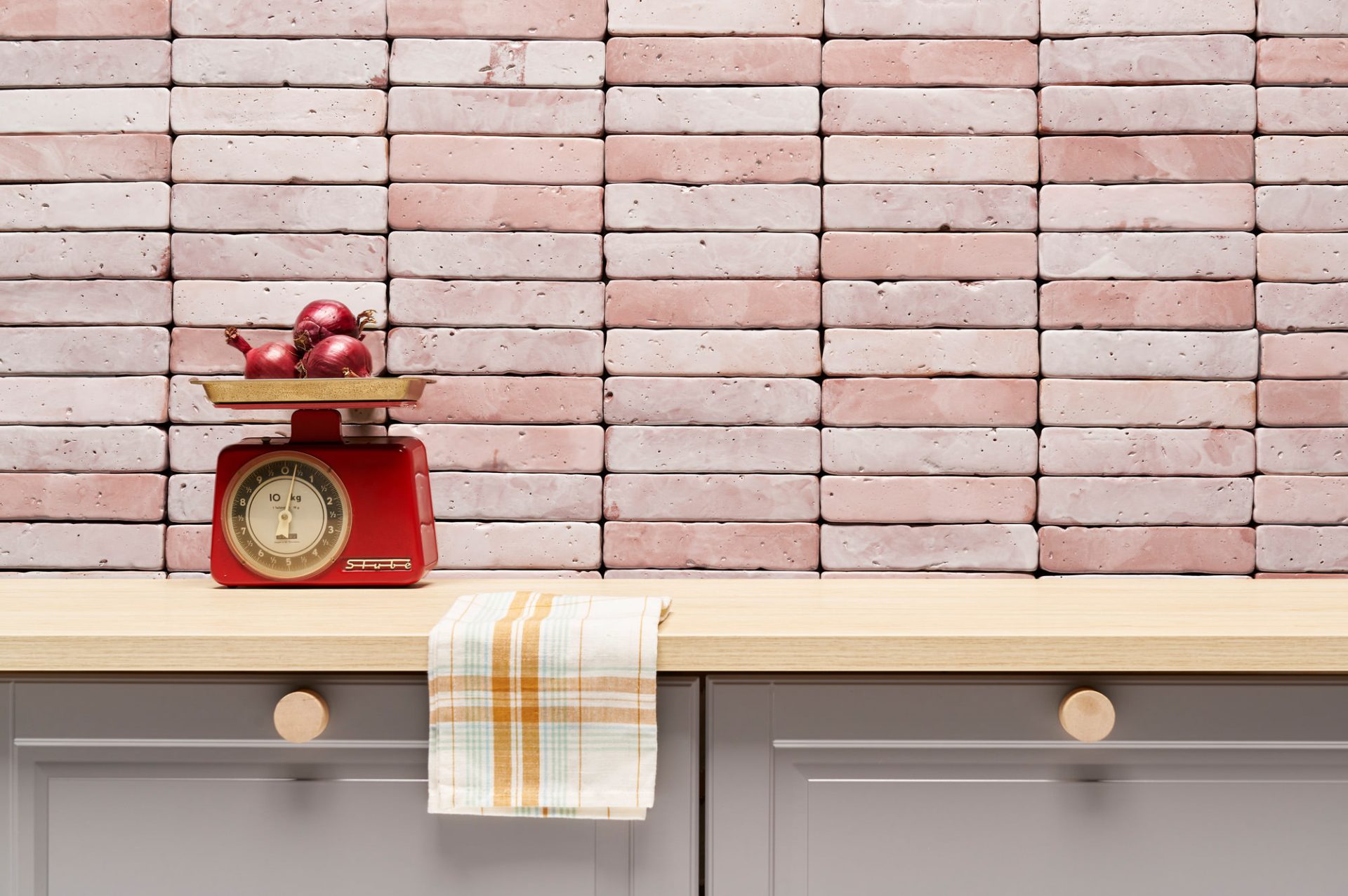 Azulejo blanco rectangular hecho a mano