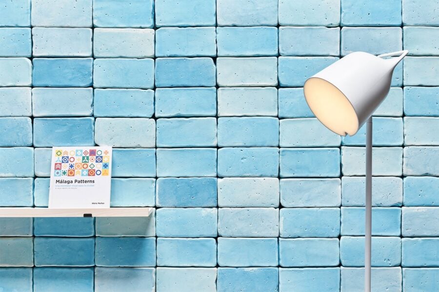 baldosas esmaltadas en colores celestes