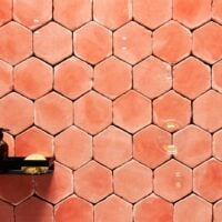 azulejo rosado artesanal