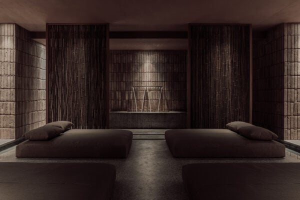 habitación de lujo con baldosas de barro