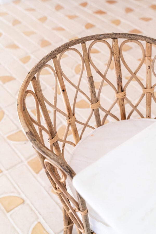 El detalle del mimbre sobre la teselación de todobarro.