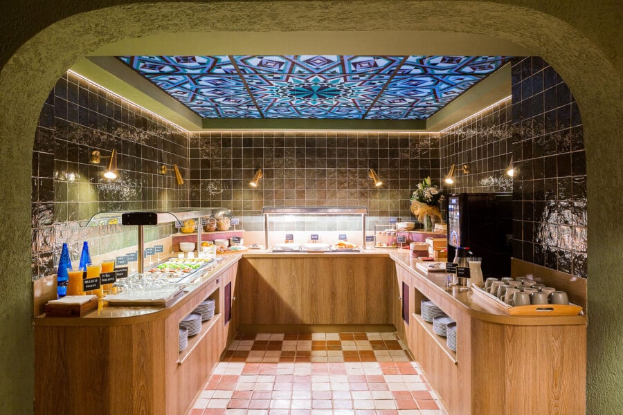 Andalusian Art decoration in Granada: La Bella Hotel