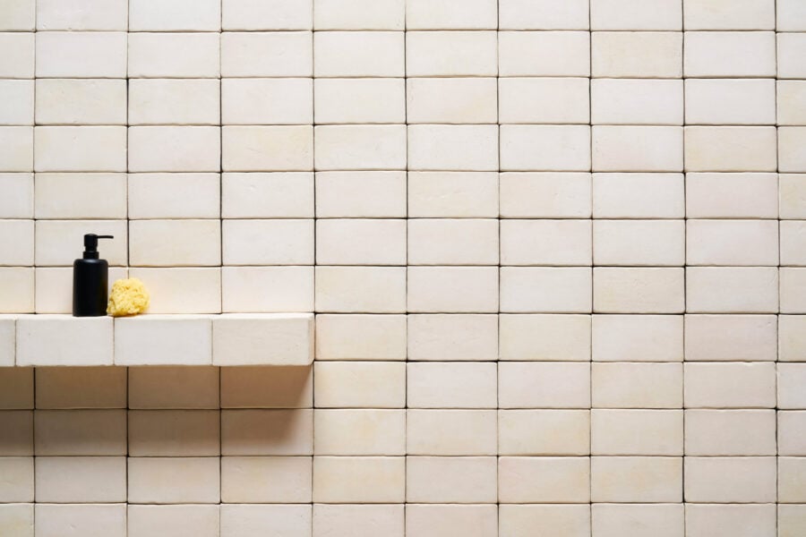 Suelo blanco de gres artesanal