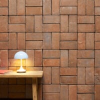 Baldosa de barro de alta temperatura marrón hecho a mano