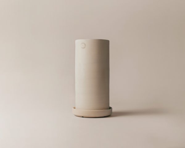 macetero de barro blanco hecho a mano