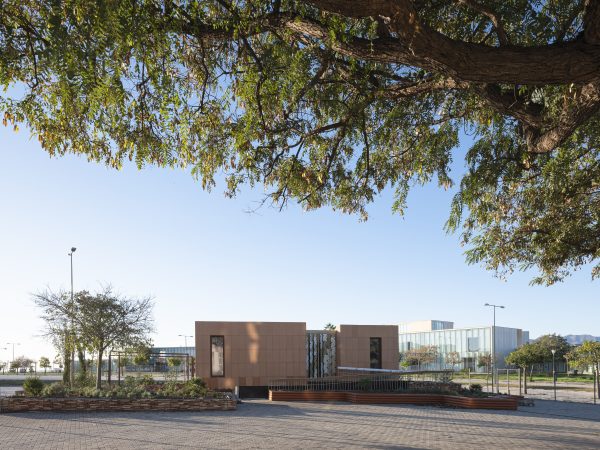 Vista del exterior de la Casa Patio, enfriada sin consumo energético